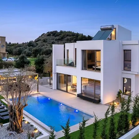 Vila Casa Yiava *
